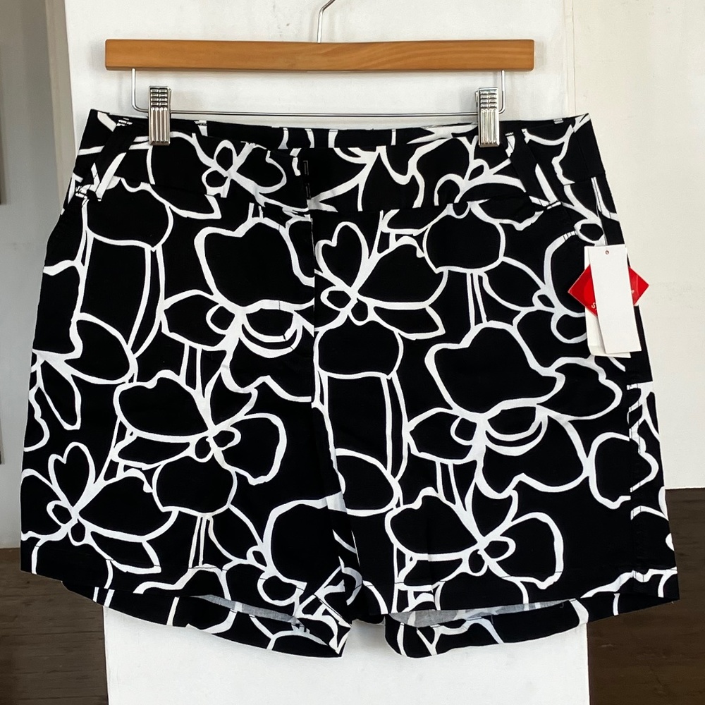 Style & Co. Black and white floral short